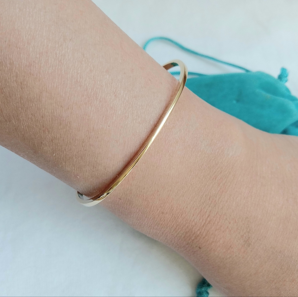 Beautiful Bangle cuff Bracelet Adjustable Size